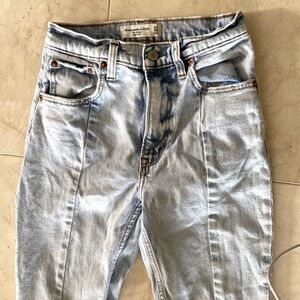 Abercrombie & Fitch women the skinny high rise jean